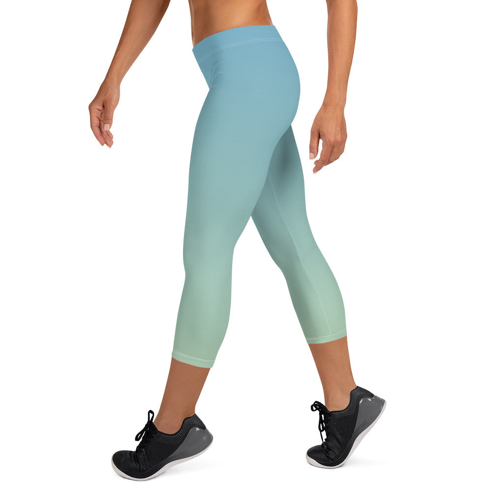 Cloudy Sky FLAKOUT Sport Women's Capri Leggings - FLAKOUT